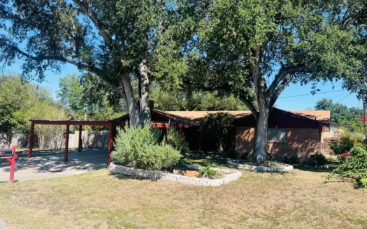 Large Lot with mature Trees in Culdesac, Corpus Christi, TX