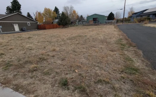 Eastern Oregon Buildable Residential Lot in Hines