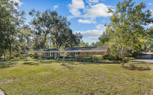Spacious 5-Bedroom Pool Home Just 2 Miles from UF!