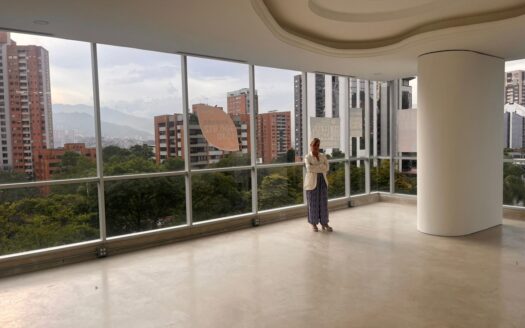 Premium office in El Poblado with panoramic view