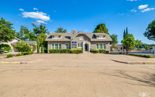 Downtown San Angelo Office with Apartment & Golf Views