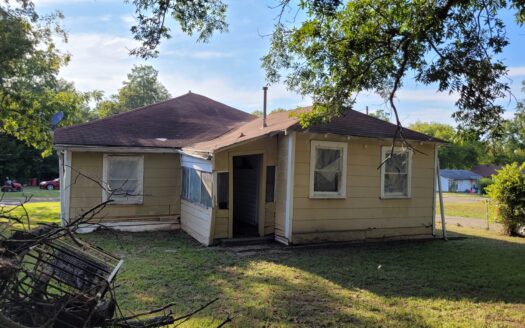 Flexible Financing on this Lamar County Starter or Investment