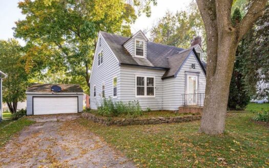 3 Bedroom Home w/ Fireplace For Sale in Town of Sandstone MN