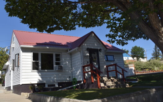 Home for Sale Shelby Montana, fabulous kitchen, 3 bed 2 bath