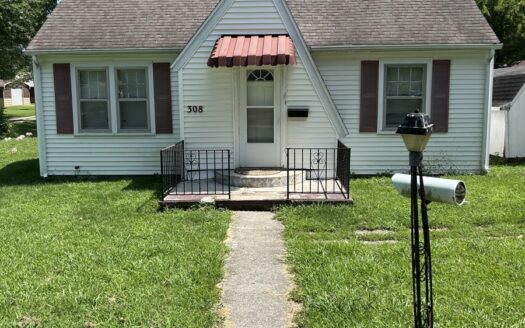 Small-Town Comfort Meets Convenient Location