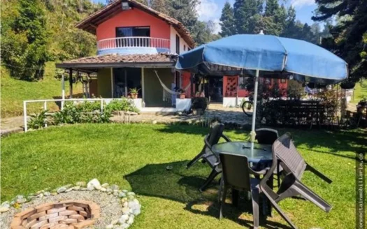 Homey farm with amazing view in Guarne