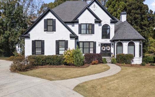 Home in Hamilton Mill Under $700k!