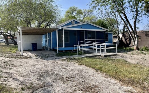 Centrally Located in the heart of Sinton, TX