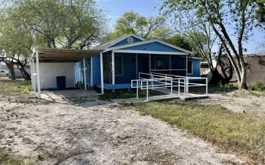 Centrally Located in the heart of Sinton, TX