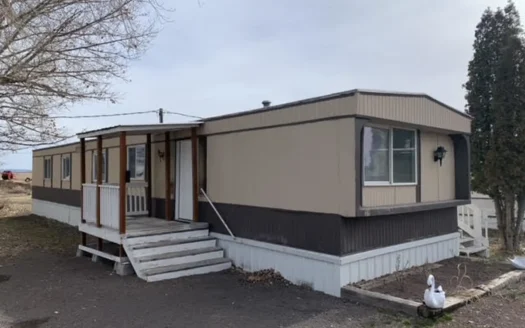 Eastern Oregon Three Bedroom Home in Hines RV Park