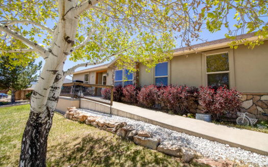 Nice 3 Bed/2 bath In Town Home