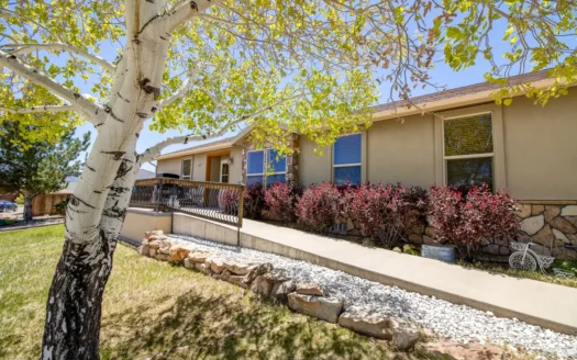 Nice 3 Bed/2 bath In Town Home