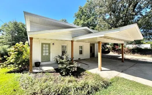 Beautiful home in the city limits of Booneville, Mississippi