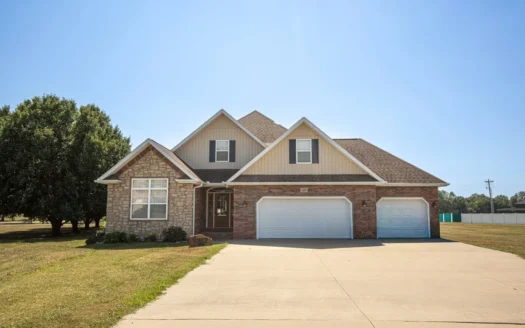 Beautiful Home for Sale in Lamar, MO, Barton County MO