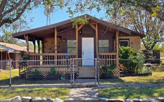 Texas Country Home in town near San Angelo and Mertzon