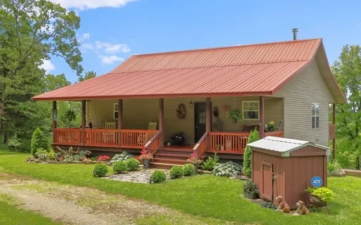 Private Ozarks Retreat on 42 Acres Bordering Conservation Land