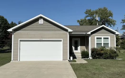 Beautiful, Modern Home in El Dorado Springs, Missouri for Sale