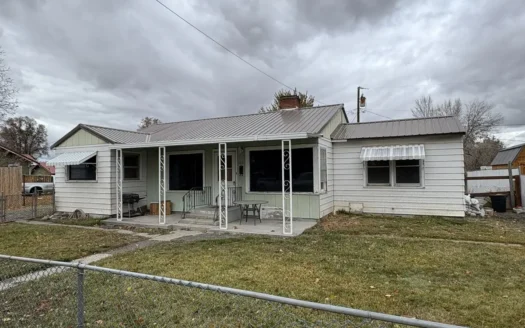 Eastern Oregon Three Bedroom Home in Burns