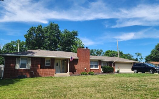 All Brick Home, Fenced Yard, 4 Bedrooms, 2.5 Bathrooms