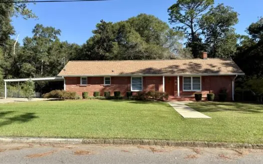Home for sale in the town of Geneva, Alabama