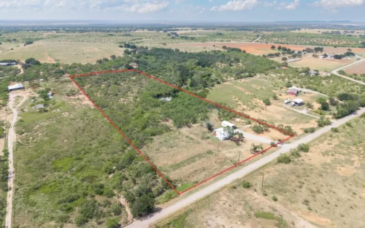 Charming Home on 10 Acres – 7600 CR 200, Brownwood