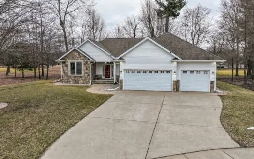 Home For Sale on Foxfire Golf Course in Waupaca
