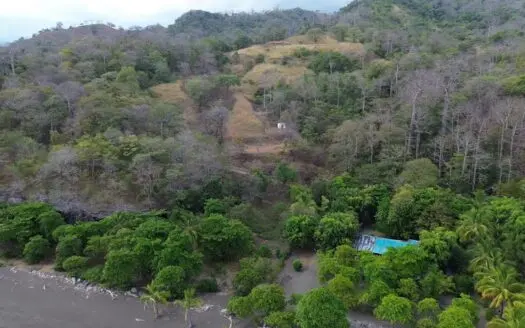 Ocean View lot 50 meters from beach in Cambutal