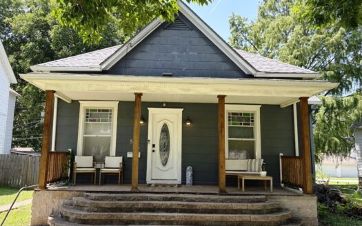 Cute bungalow style home for sale in Chanute, KS