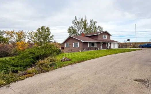 Spacious 3-Bedroom Home for Sale in Plentywood, MT – 1.48 Acres