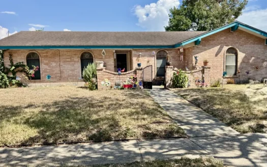 5-Bedroom Home in Corpus Christi – Room for Everyone!
