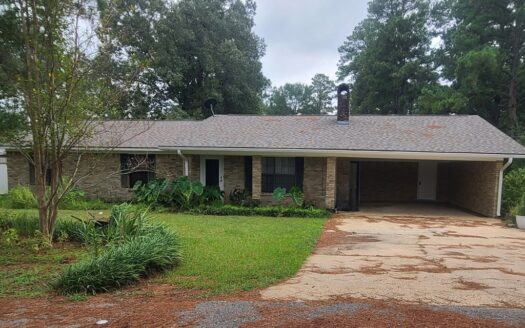 Country Home in Columbia LA For Sale