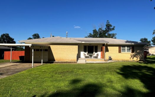 Charming 2 Bed, 2 Bath with Sunroom Overlooking Peaceful Pasture