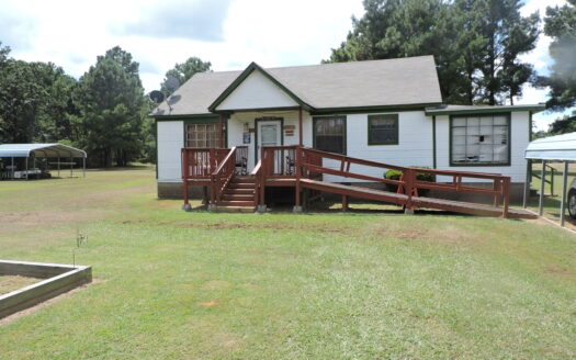 Peaceful Country Living on 3.5 Acres Near Fort Smith