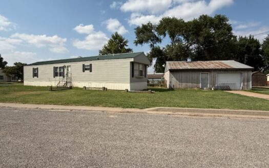 Investment Opportunity or Starter Home!