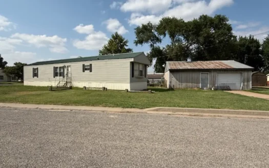 Investment Opportunity or Starter Home!