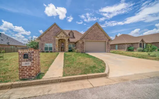 Luxury Home in Hallsville, TX for Sale
