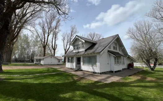 Eastern Oregon Three Bedroom & 2 Bedroom Homes