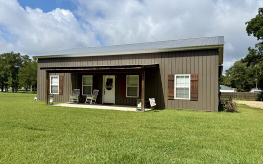 Custon Barndominium with an open floor plan Slocomb, AL