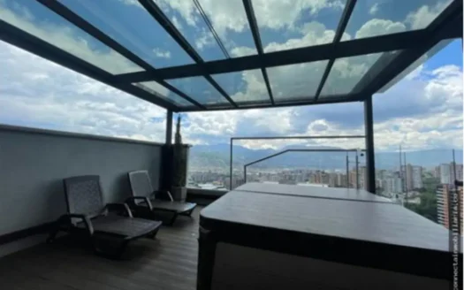 Unwind in Paradise: Stunning Penthouse with Panoramic View and Ja