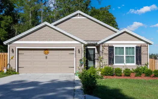 High Springs Home For Sale In Beautiful Neighborhood Call Today!