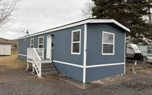 Eastern Oregon Two Bedroom Home in Hines RV Park