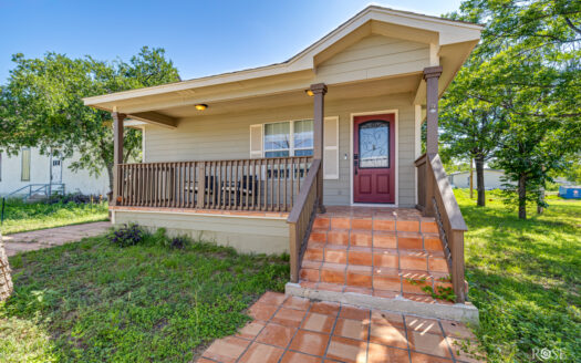 Renovated 3-Bed Home in Sonora, TX