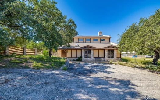 120 Kings Ct: Custom Two-Story Townhome in Sonora, TX