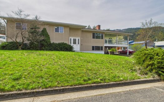 Charming and Spacious Home for Sale in Orofino, Idaho