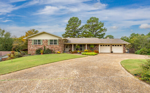 Hot Springs Home with Land near Oaklawn Racing and Casino