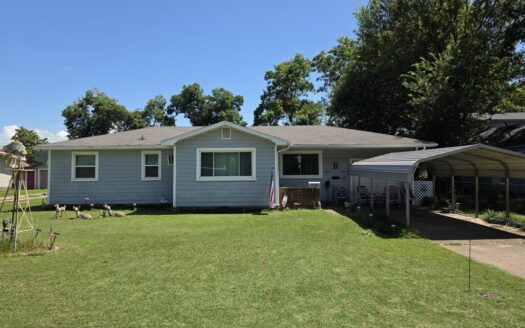 Charming 3 Bedroom Ranch Style Home in Wynnewood