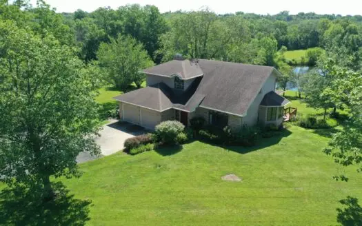 Home and 10 Acres For Sale in Lamoni, Iowa