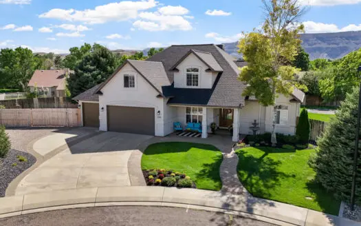Designer-Led Remodel in a Peaceful Cul-de-Sac Setting