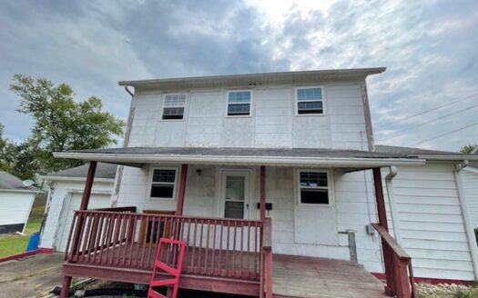 Woodsfield OH 2 Story home on basement