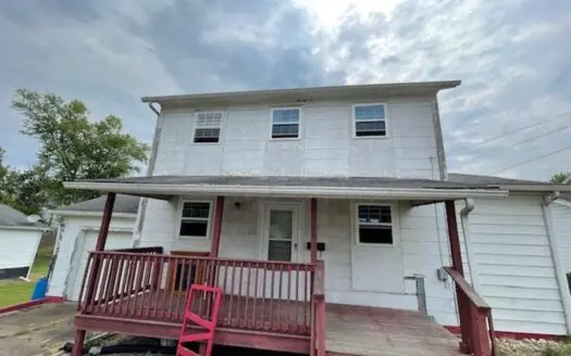 Woodsfield OH 2 Story home on basement
